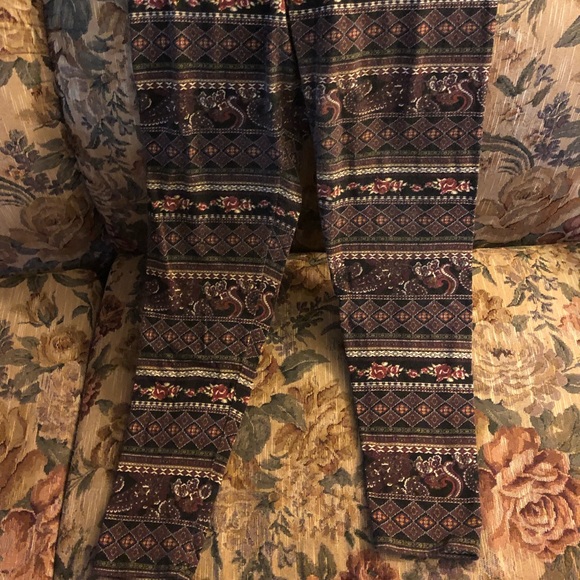 Maroon pattern leggings - Picture 4 of 4